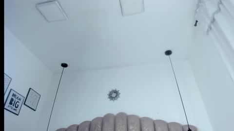 valentina online show from 10/10/25, 11:53