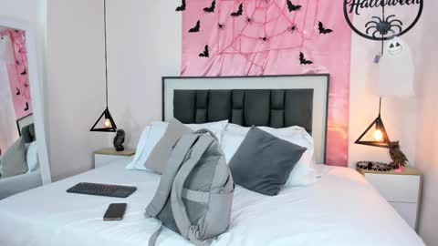 valentina online show from 11/04/25, 11:42