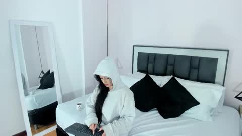 valentina online show from 11/20/25, 09:42