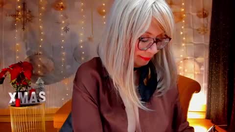 diorvictoria9 online show from 12/10/24, 10:37