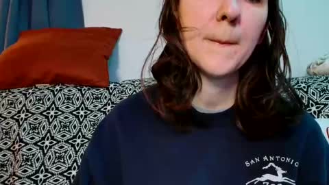 Snapshot of victoria_erian8 chatting on 01/11/25, 01:37 Victoria and Erian online show from 01/11/25, 01:37