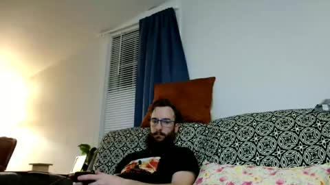 Snapshot of victoria_erian8 chatting on 01/12/25, 01:32 Victoria and Erian online show from 01/12/25, 01:32