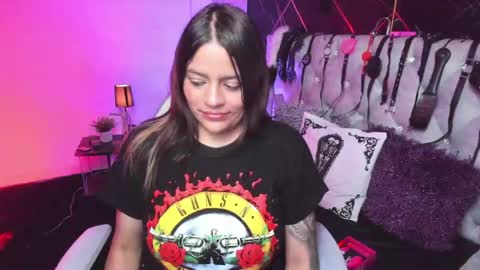 victoria_floyd1 online show from 06/05/26, 03:13