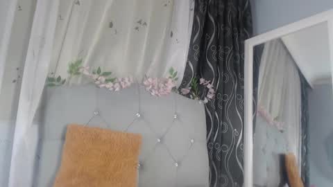 victoria_founta1n online show from 03/27/26, 06:40