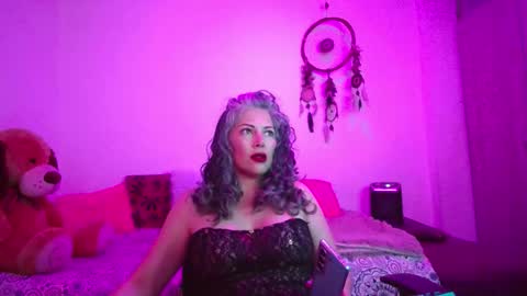 Victoria Lover online show from 11/16/25, 03:45