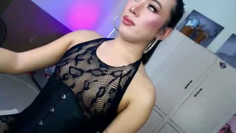 Victoria online show from 05/28/26, 07:00