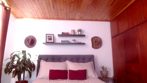 VICTORIA MARTELO online show from 04/08/26, 03:45