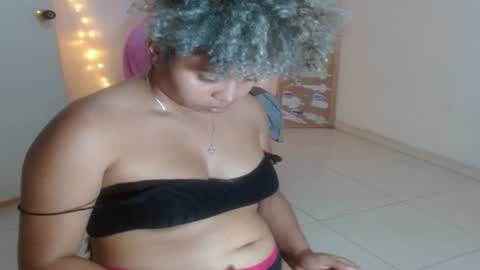 Snapshot of victoria_miler chatting on 12/19/24, 02:23 VICKY online show from 12/19/24, 02:23