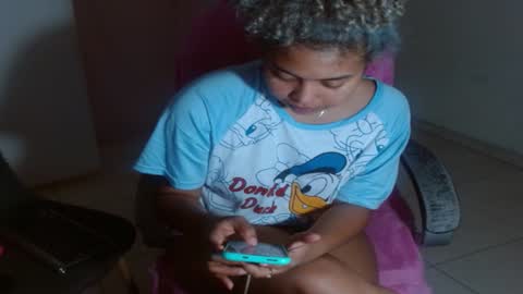 Snapshot of victoria_miler chatting on 12/22/24, 05:21 VICKY online show from 12/22/24, 05:21