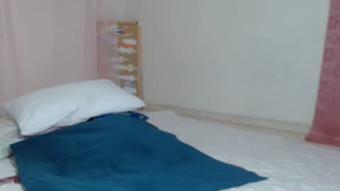 Snapshot of victoria_miler chatting on 12/27/24, 09:43 VICKY online show from 12/27/24, 09:43