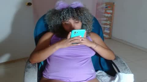 Snapshot of victoria_miler chatting on 01/19/25, 10:17 VICKY online show from 01/19/25, 10:17