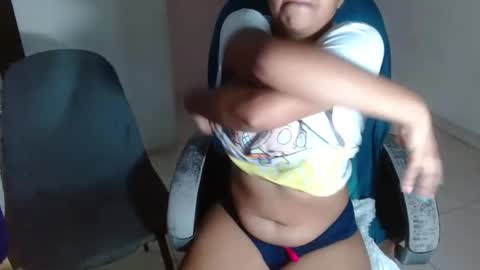 Snapshot of victoria_miler chatting on 01/29/25, 11:25 VICKY online show from 01/29/25, 11:25