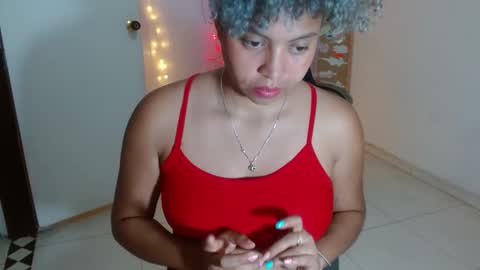 Snapshot of victoria_miler chatting on 01/31/25, 03:30 VICKY online show from 01/31/25, 03:30