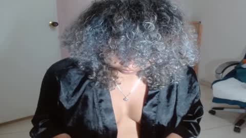 Snapshot of victoria_miler chatting on 01/31/25, 11:24 VICKY online show from 01/31/25, 11:24