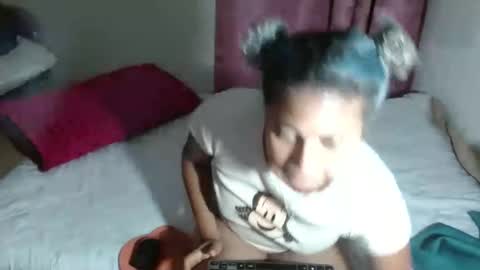 Snapshot of victoria_miler chatting on 02/06/25, 08:29 VICKY online show from 02/06/25, 08:29