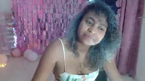 Snapshot of victoria_miler chatting on 02/15/25, 10:21 VICKY online show from 02/15/25, 10:21