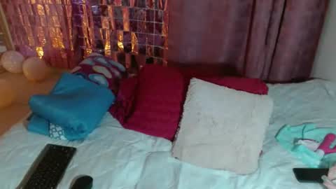 Snapshot of victoria_miler chatting on 02/23/25, 02:07 VICKY online show from 02/23/25, 02:07