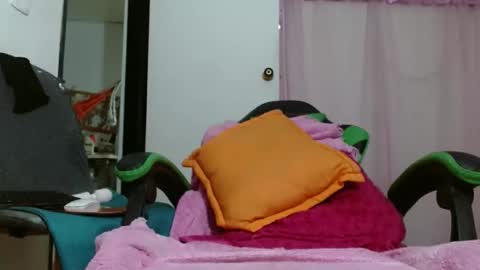 Snapshot of victoria_miler chatting on 09/20/25, 10:55 VICKY online show from 09/20/25, 10:55