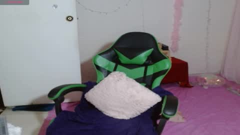 VICKY online show from 03/24/26, 08:03