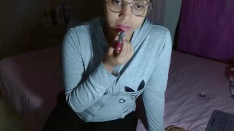 VICKY online show from 05/15/26, 11:23