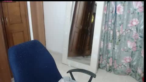 Snapshot of victoria_milf06 chatting on 05/22/26, 03:57 victoria online show from 05/22/26, 03:57