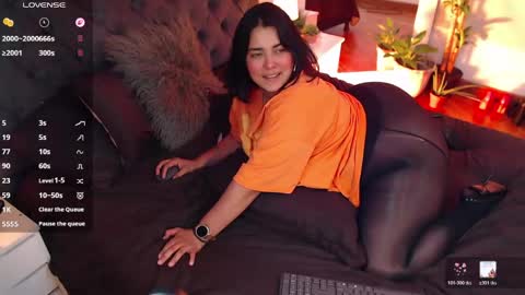 Snapshot of victoria_monteroo chatting on 04/22/26, 01:30 Call me Vic online show from 04/22/26, 01:30