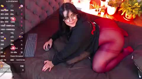 Snapshot of victoria_monteroo chatting on 06/24/26, 12:53 Call me Vic online show from 06/24/26, 12:53