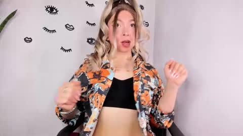 D A N I online show from 11/13/25, 09:58