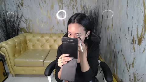 Victoria  online show from 01/31/25, 04:17