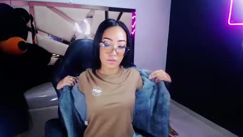 Victoria  online show from 03/01/25, 04:44