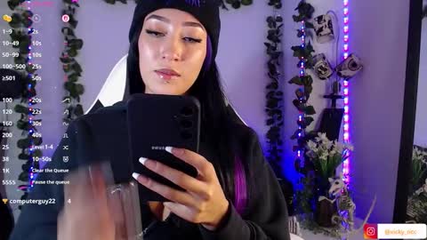 Victoria  online show from 09/19/25, 05:02