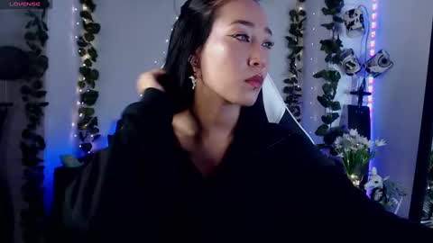 Victoria  online show from 10/07/25, 03:47