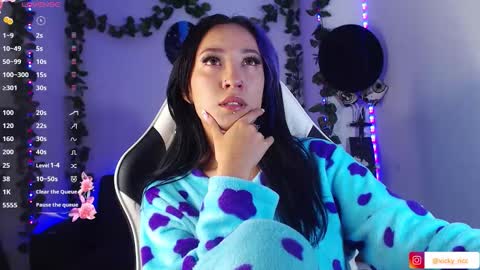 Victoria  online show from 11/19/25, 04:56