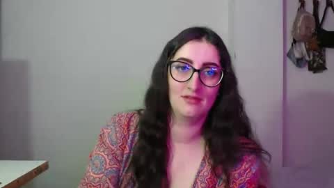 Victoria online show from 03/12/26, 09:32