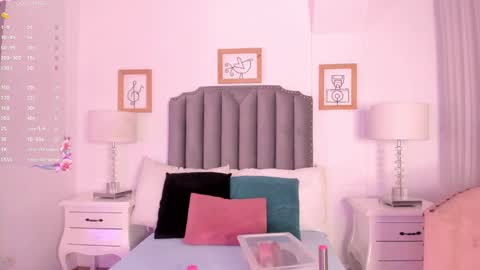 Snapshot of victoria_vallejo chatting on 02/02/25, 11:40 victoria online show from 02/02/25, 11:40