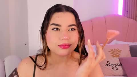 victoria  online show from 12/03/25, 11:30