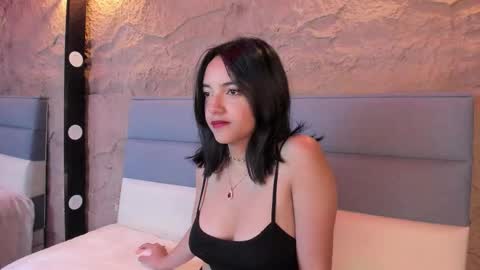 victoriaa2_doll online show from 11/12/25, 12:05