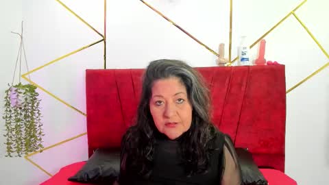 victoriaa_anderson_ online show from 11/21/25, 01:15