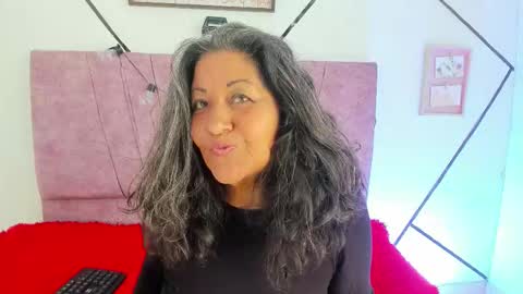 victoriaa_anderson_ online show from 02/04/26, 08:36