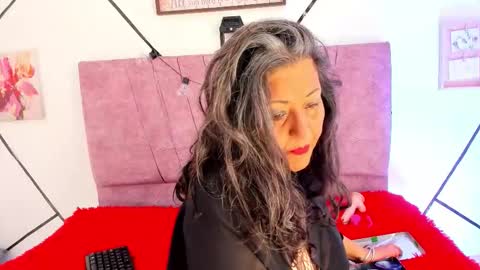 victoriaa_anderson_ online show from 02/11/26, 08:25