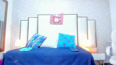 Snapshot of victoriaa_millers chatting on 12/30/24, 01:58 Victoria Sofia online show from 12/30/24, 01:58