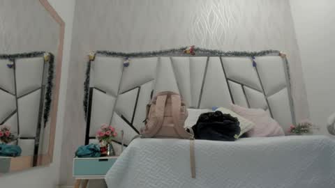 Victoria Sofia online show from 11/22/25, 07:13