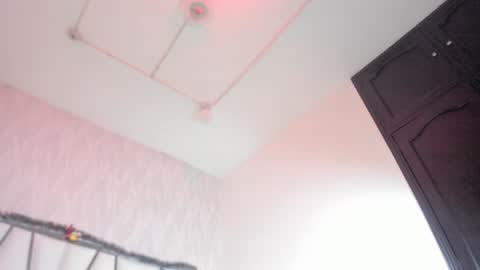 Victoria Sofia online show from 12/05/25, 06:37