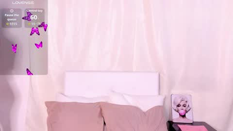 Victoria Zans  online show from 12/16/25, 09:25