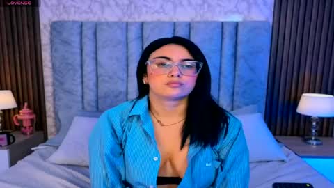 Victoria Andrade online show from 05/25/26, 12:22