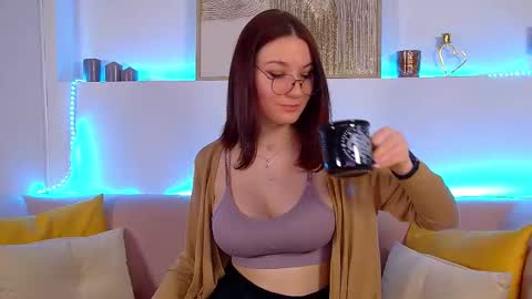 Victoria online show from 03/04/25, 06:37