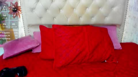 Snapshot of victoriaarousse25 chatting on 02/09/25, 03:43 victoriaarousse online show from 02/09/25, 03:43