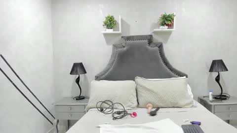 Victoria online show from 03/06/25, 04:41