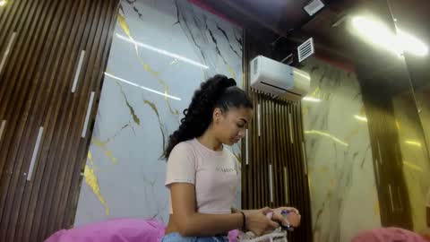 Victoria  online show from 10/02/25, 07:54