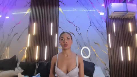 Victoria  online show from 05/10/26, 12:54
